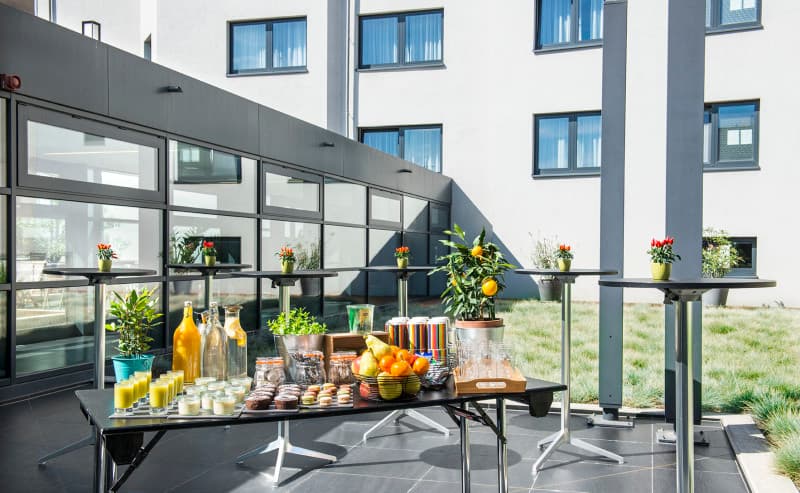 Meeting room private terrace